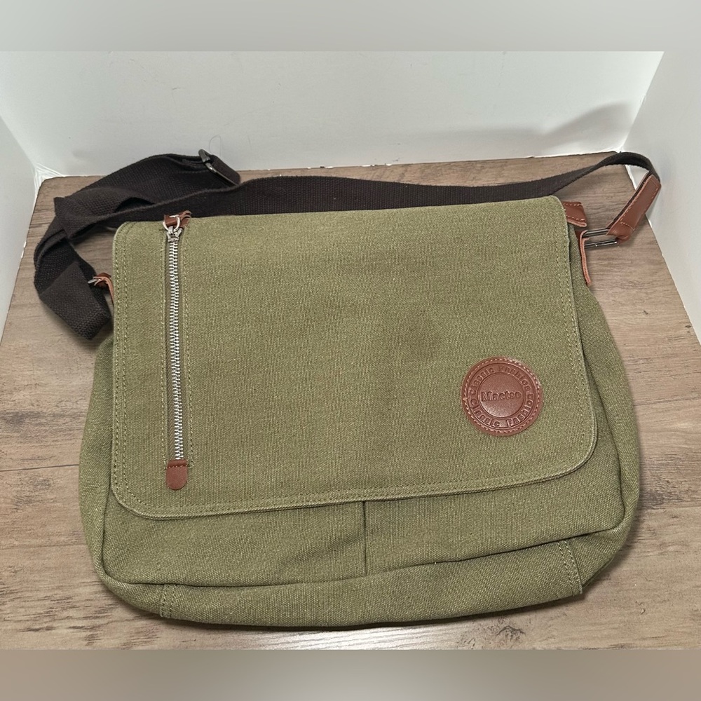 Mactso Crossbody Messenger Bag Multi Compartment‎ Pack Canvas Green & Black.